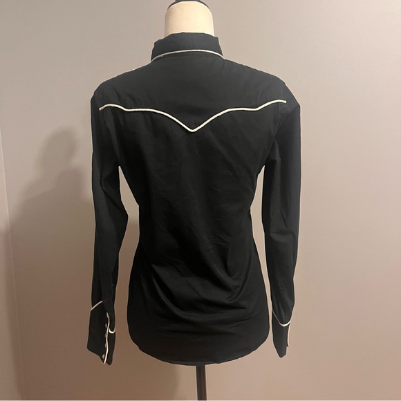 Women’s Pan Handle Slim Western Embroidered Pearl Snap Top - Picture 5 of 9